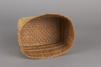 Nuu-chah-nulth%20artist%2C%20%3Cb%3E%3Ci%3E%20Basket%3C%2Fi%3E%3C%2Fb%3E%2C%20ca.%201940%2C%20cedar%20bark%2C%20beargrass%2C%20and%20raffia%2C%20The%20Elizabeth%20Cole%20Butler%20Collection%2C%20no%20known%20copyright%20restrictions%2C%202013.1.34